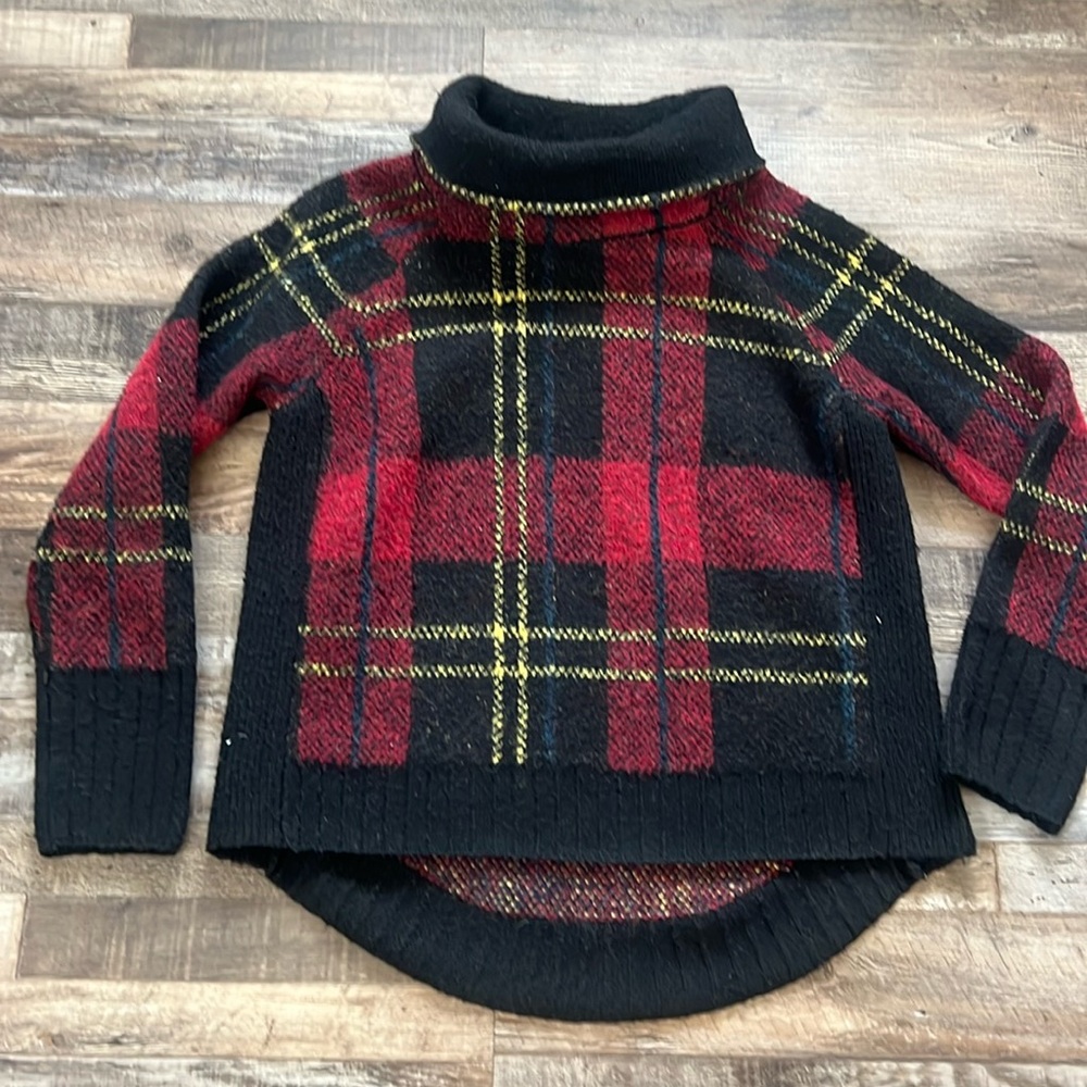 RD Style Red Plaid Turtle Neck Sweater. Size Medium